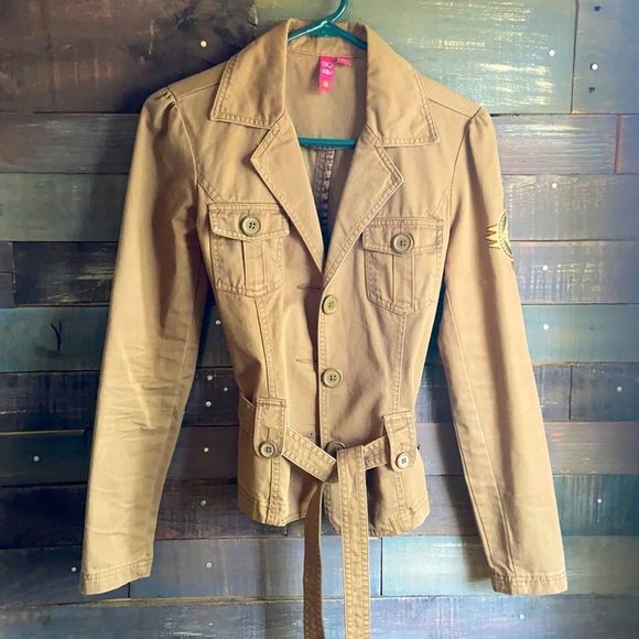 SO camel utility jack with embroidered sleeve - Picture 1 of 9